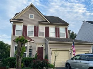 9240 Stephanie St, Manassas Park, VA 20111