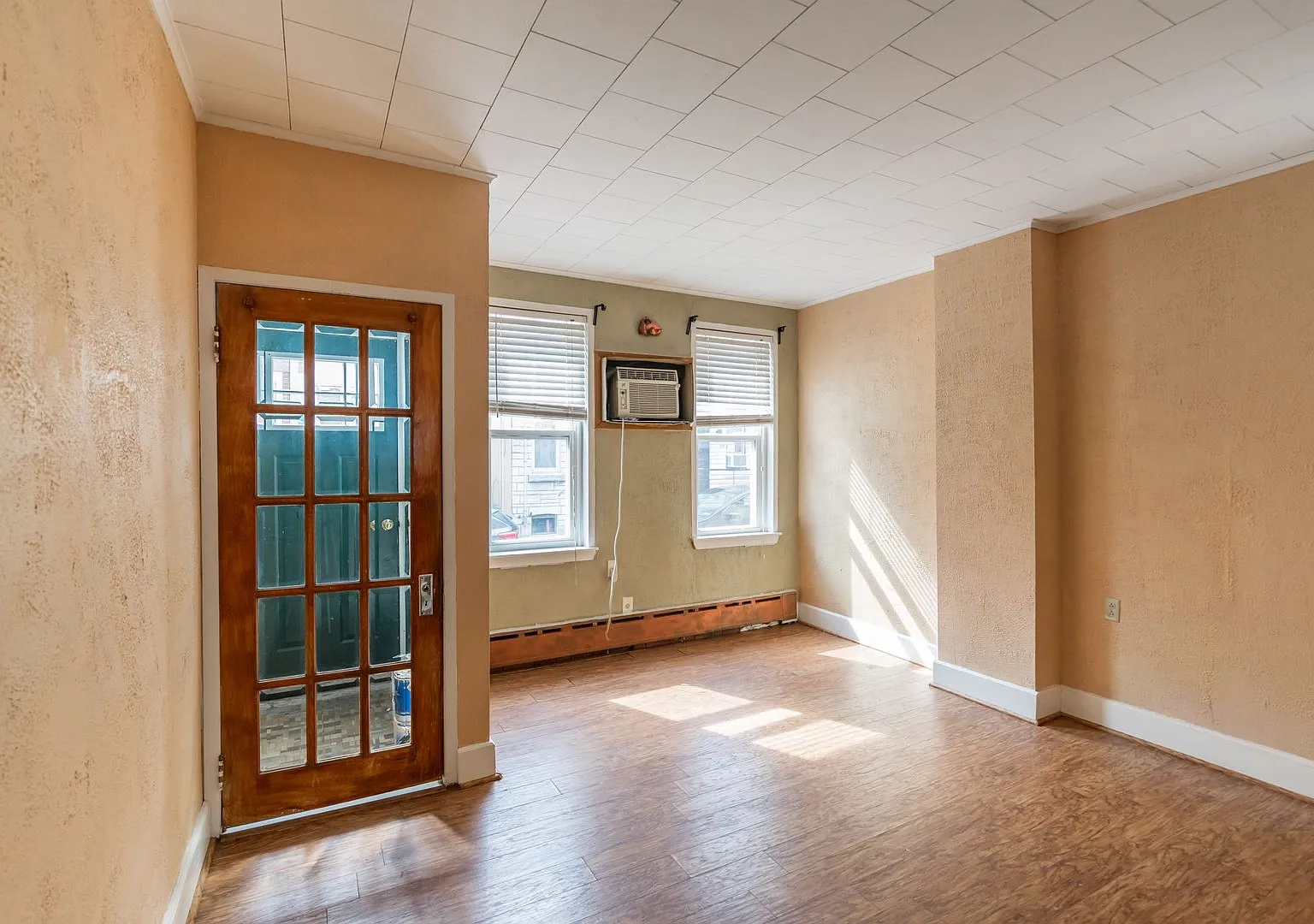 Charming South Philadelphia Home — Photo 4