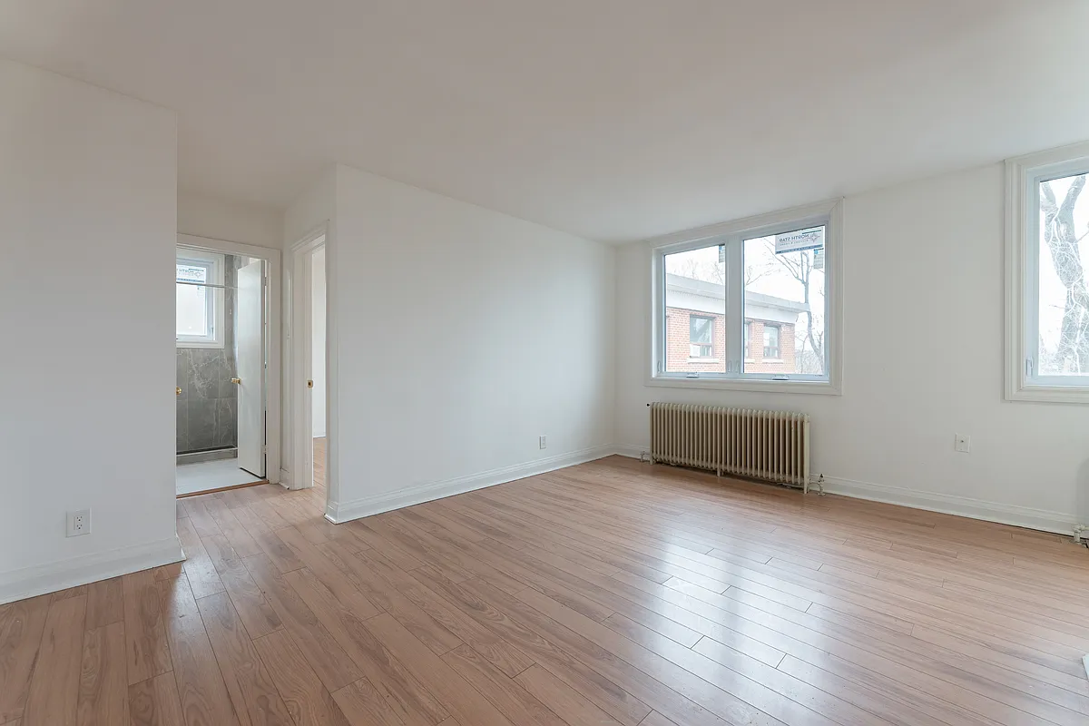 Building Photo - 330 Chisholm Ave #12