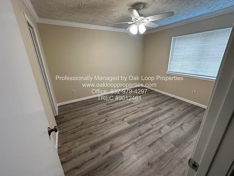 9306 Bollingbrook Dr — Photo 12