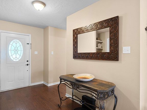 5th image of 106 Tulip St