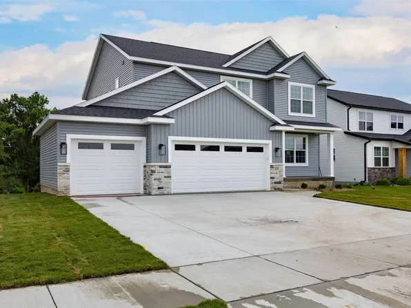 233 McCarran Ave NE, Cedar Rapids, IA 52402