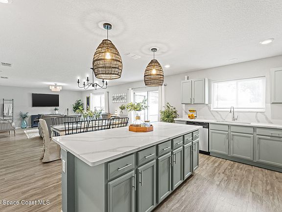 4th image of 1632 Orsi Pl W