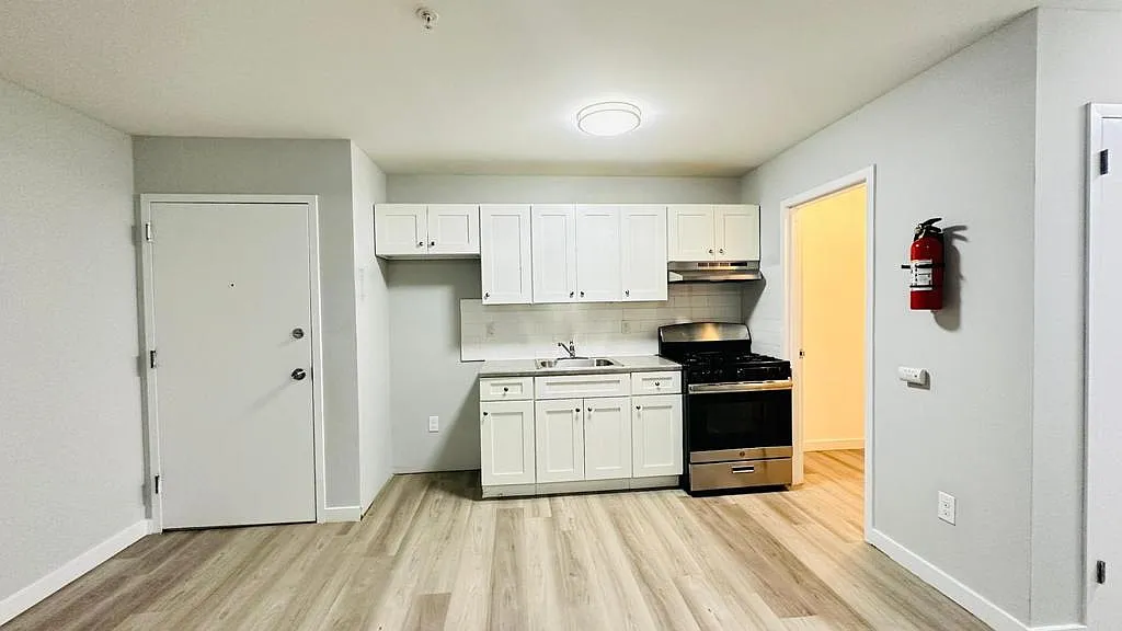 1 bed, $1,863 — Photo 2