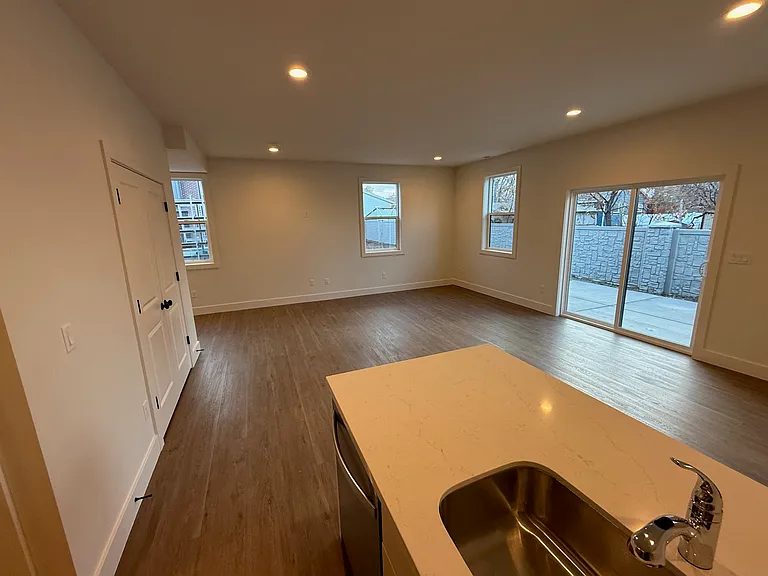 7835 S Holden St — Photo 15