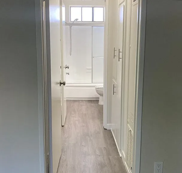 4411 Ventura Canyon — Photo 9