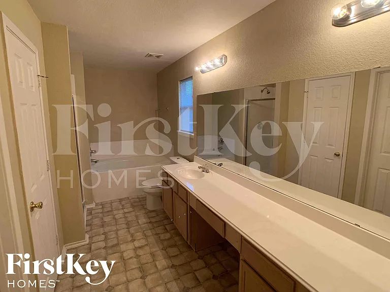 9342 Bowmore Ct — Photo 33