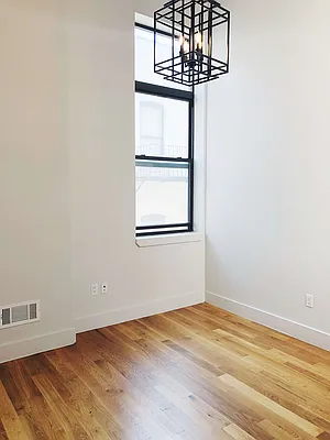 Rented by Manhattan Management LLC | media 22