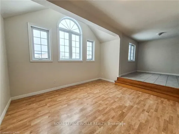 132 Udvari Cres #3, Kitchener, ON N2N 3P6