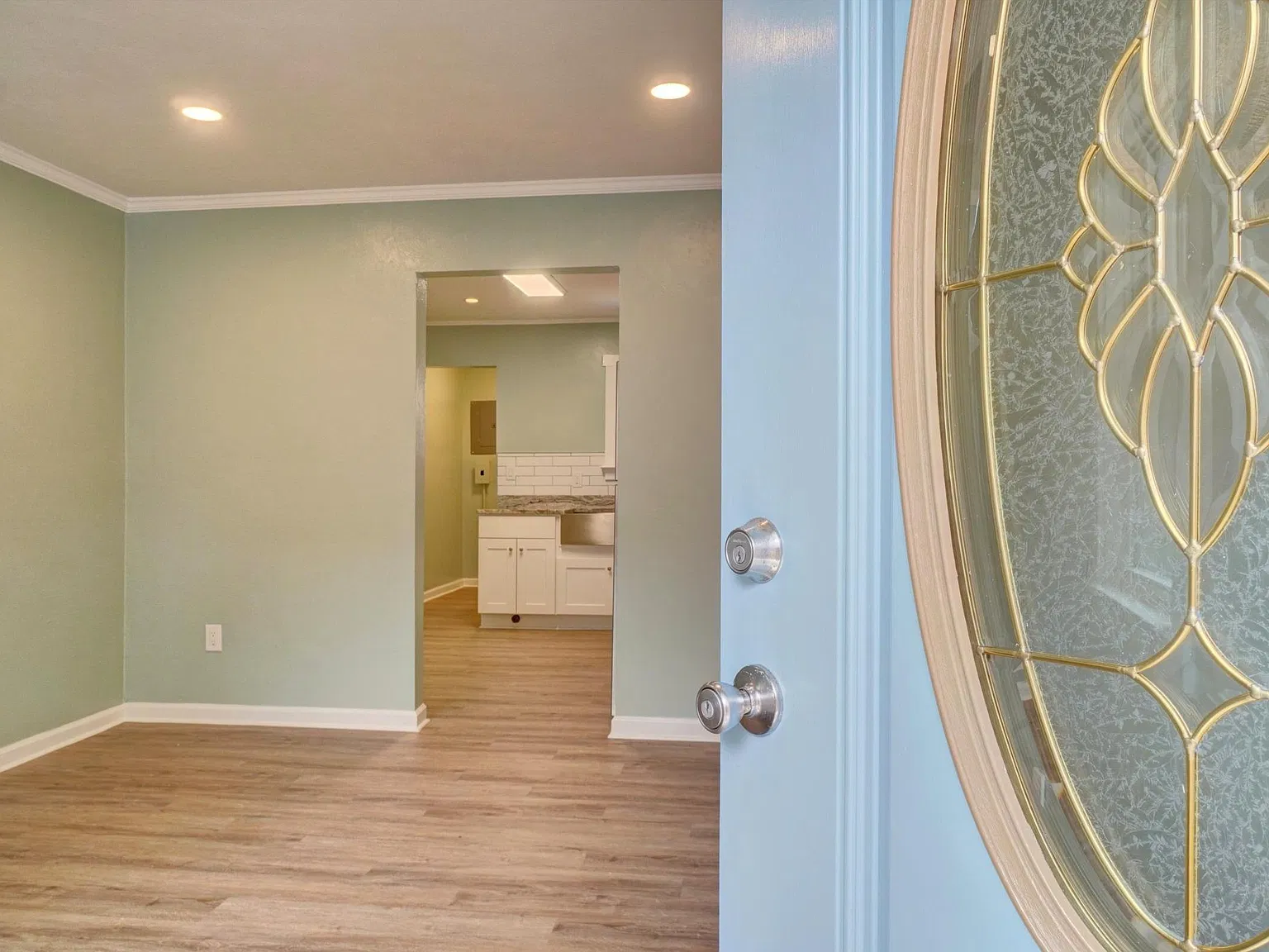 1320 E Balview Ave — Photo 1