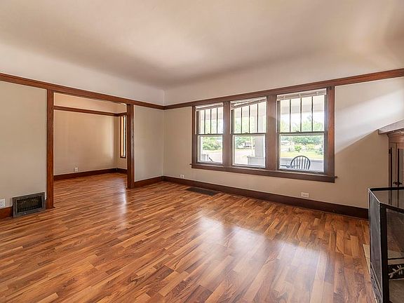5th image of 854 Benton Ave