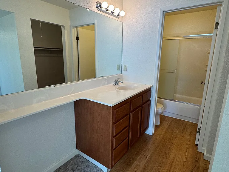 2950 Portage Bay — Photo 21