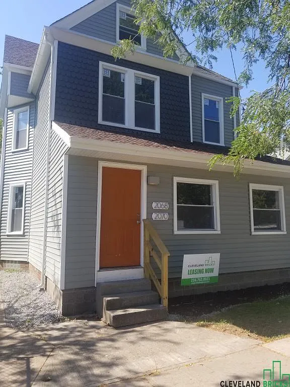 2070 W 65th St photo 1