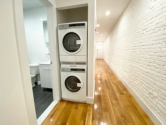 Rented by EastMount Realty LLC | media 25