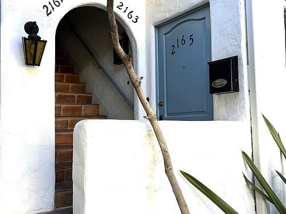 Front entrance to unit.