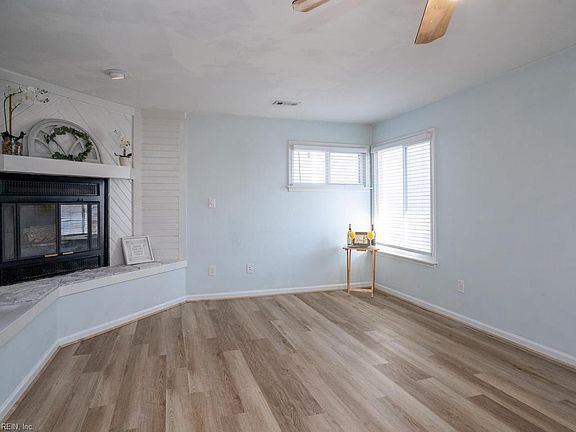 5th image of 910 E Ocean View Ave APT 5