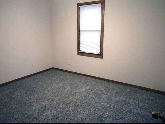 5th image of 2711 Franklin St