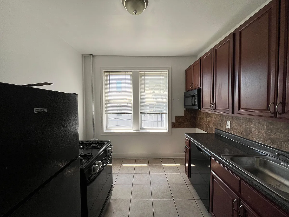 Building Photo - 40 W 26th St #10E