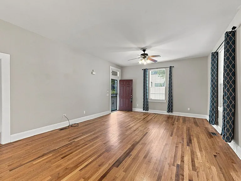 4608 Indiana Ave — Photo 5