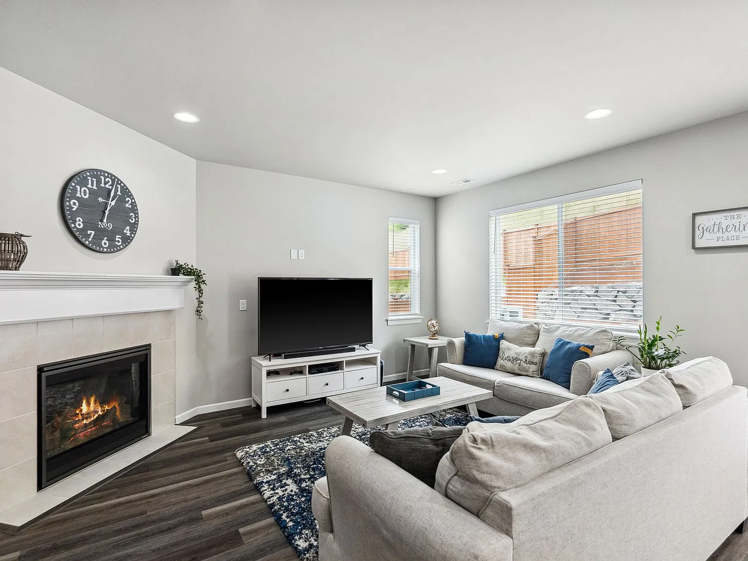 5 bed, 2679 sqft, $3,995 — Photo 4