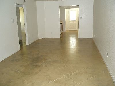 2nd image of 934 Rosewood Dr APT B