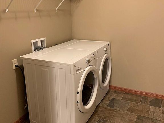 5th image of 4048 Nicholas Dr #5-4048-5