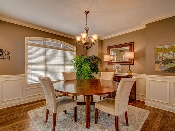 5th image of 1530 Laurens Glen Ln