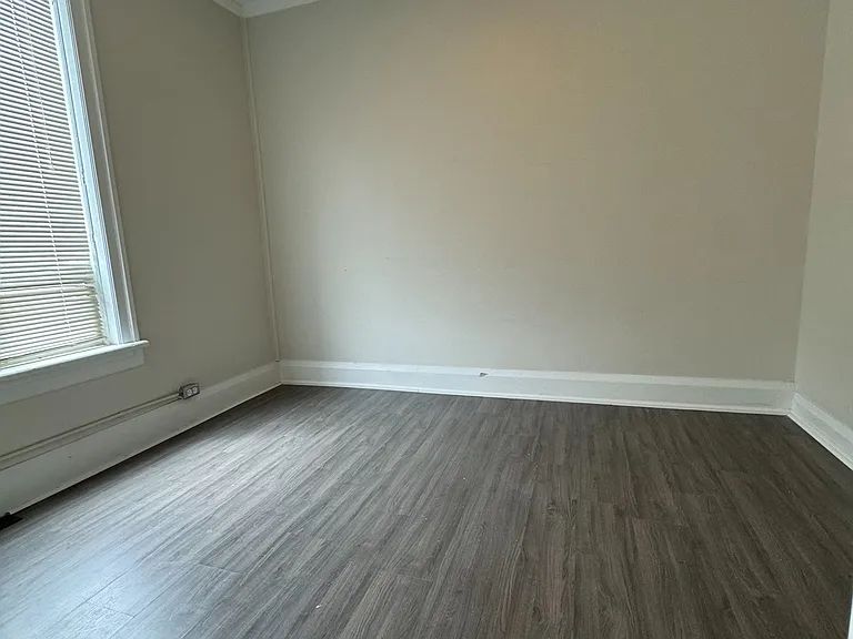 118 Main St E #1 — Photo 5