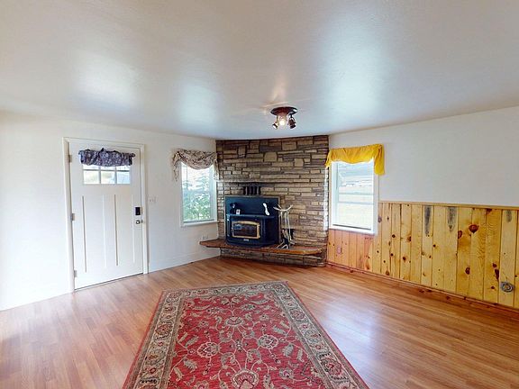 4th image of 104 Clay St