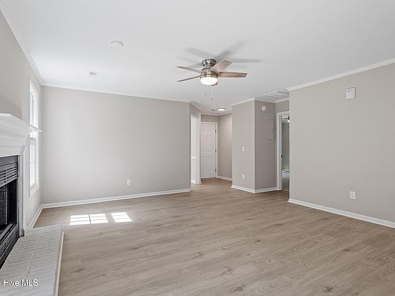 5th image of 1418 Huckleberry Lane