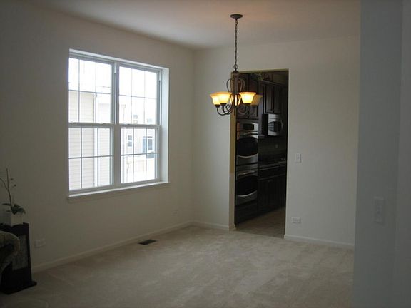 4th image of 2592 Portage Ave