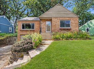 2714 34th St, Des Moines, IA 50310