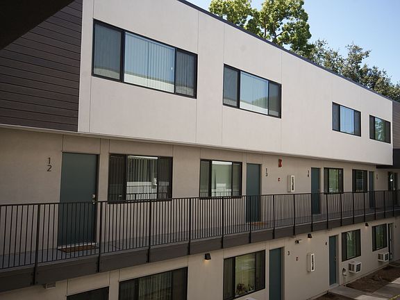 2nd image of 1221 E St #4