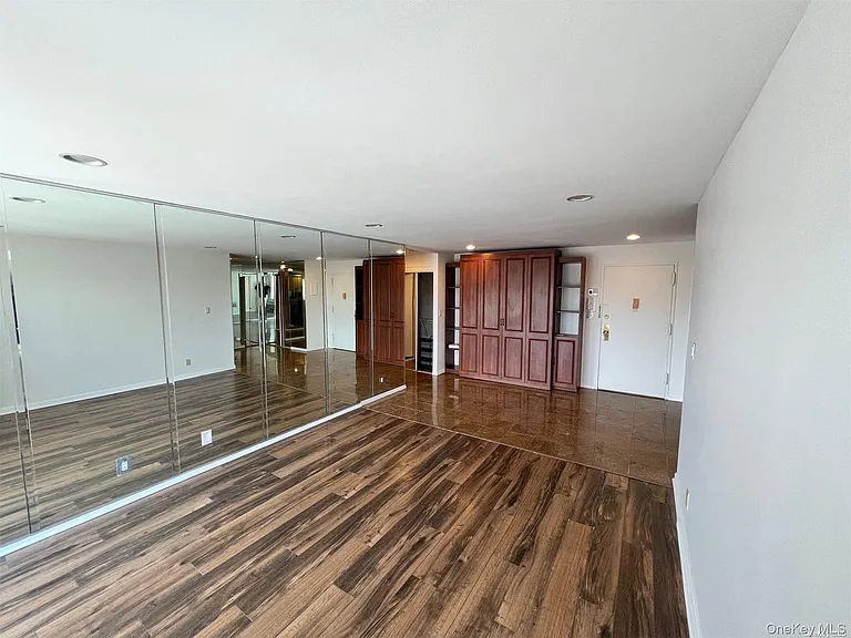 2 Richmond Rd #Penthouse 6r-6r — Photo 10