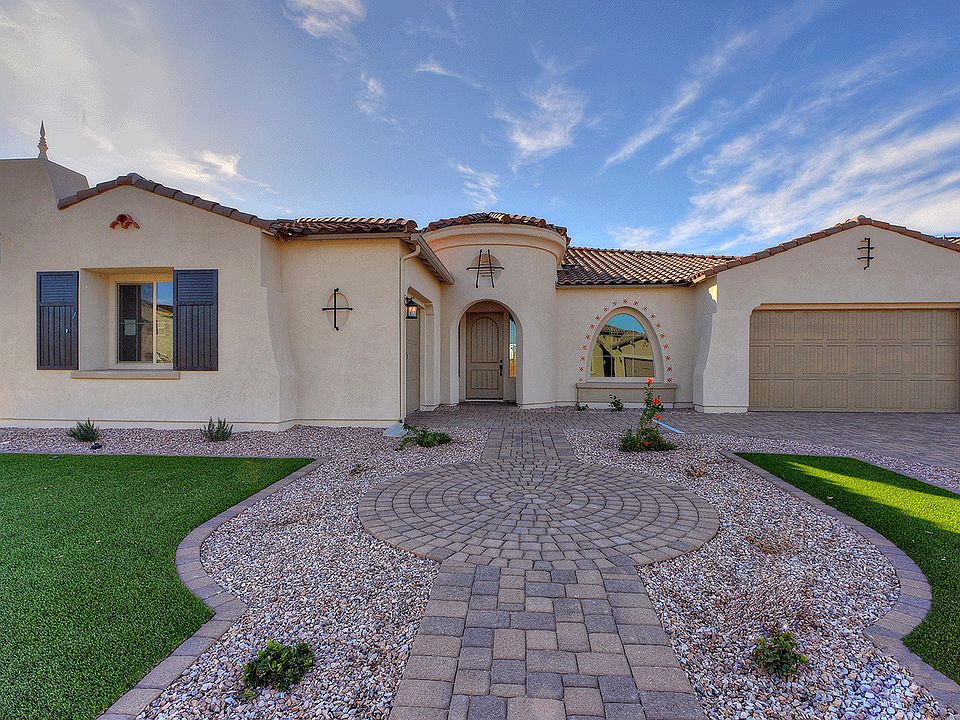 Pinnacle by Maracay Homes Exterior