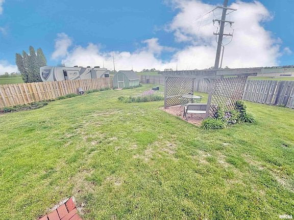 4th image of 1701 Woodbine Cir N