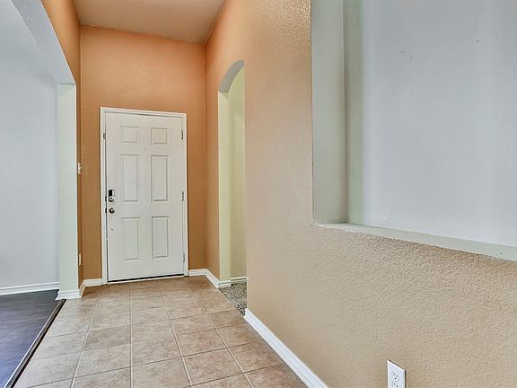 3rd image of 3941 Vista Greens Dr