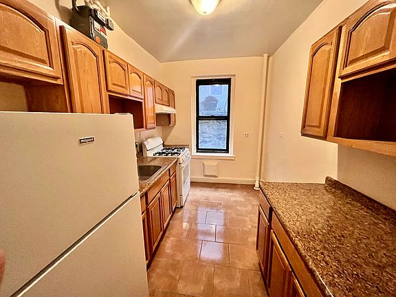 2nd image of 185 E 163rd St #2