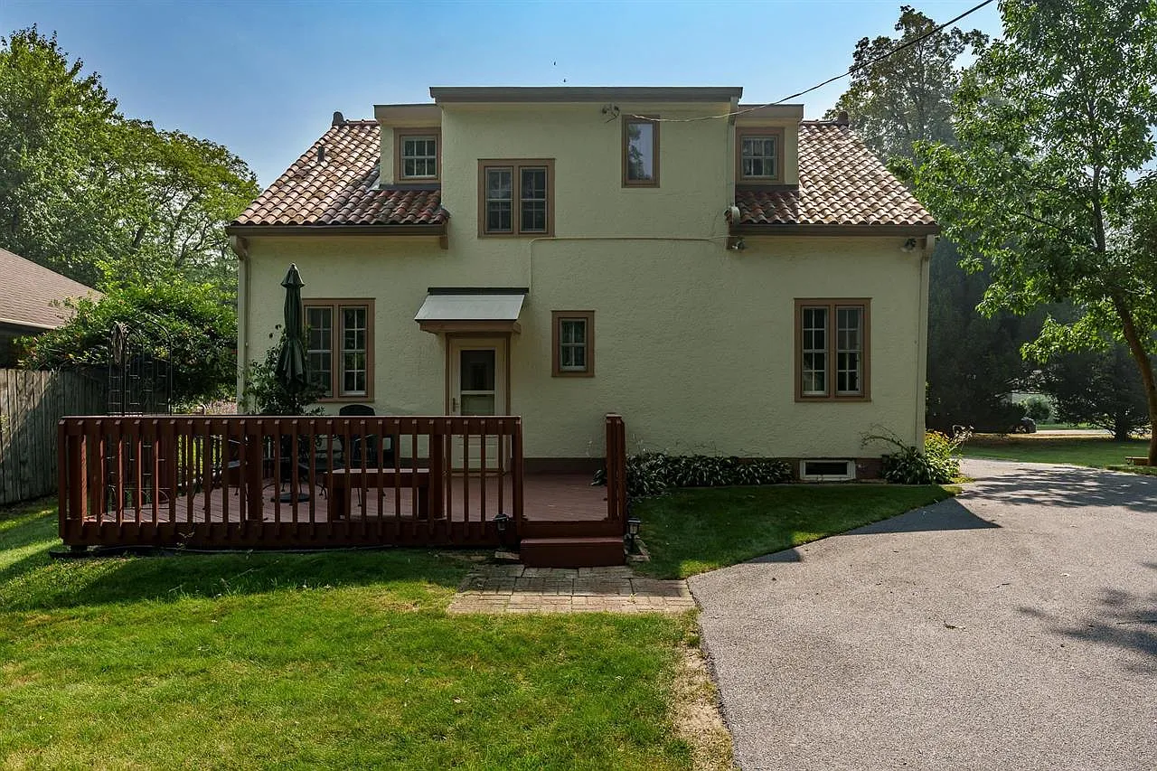 1612 Westchester Drive — Photo 2