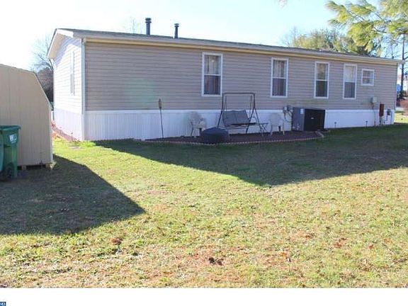 4th image of 214 Joan Dr