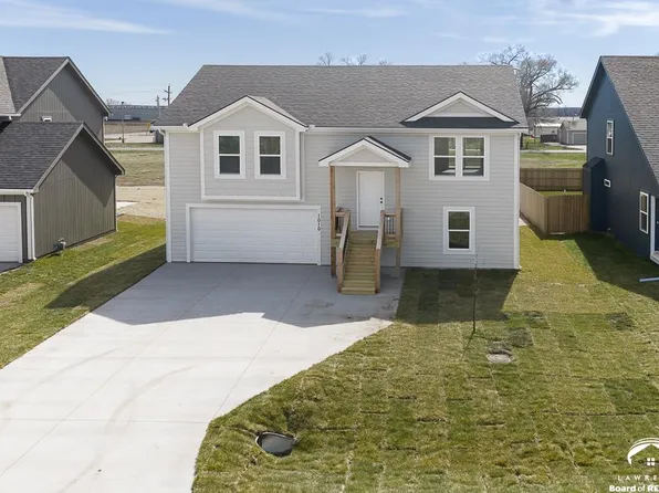 905 2nd St, Perry, KS 66073