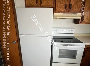 578 Spinnaker Ln, Green Bay, WI 54302