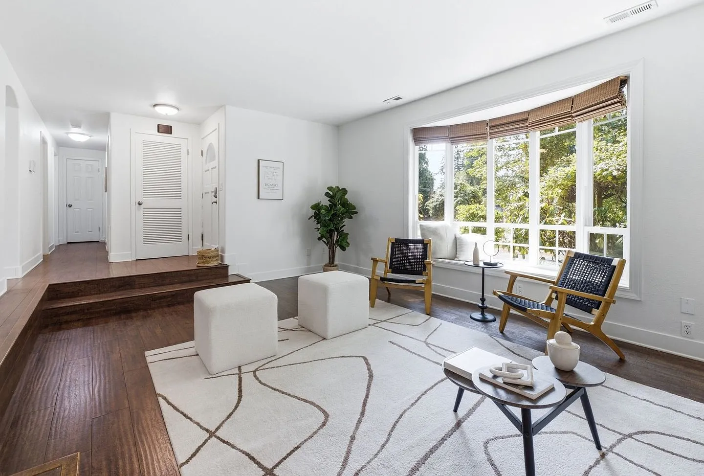 Charming 4-Bedroom Edgewood Home with Large Fenced Yard, Fireplace & Garage! — Photo 2