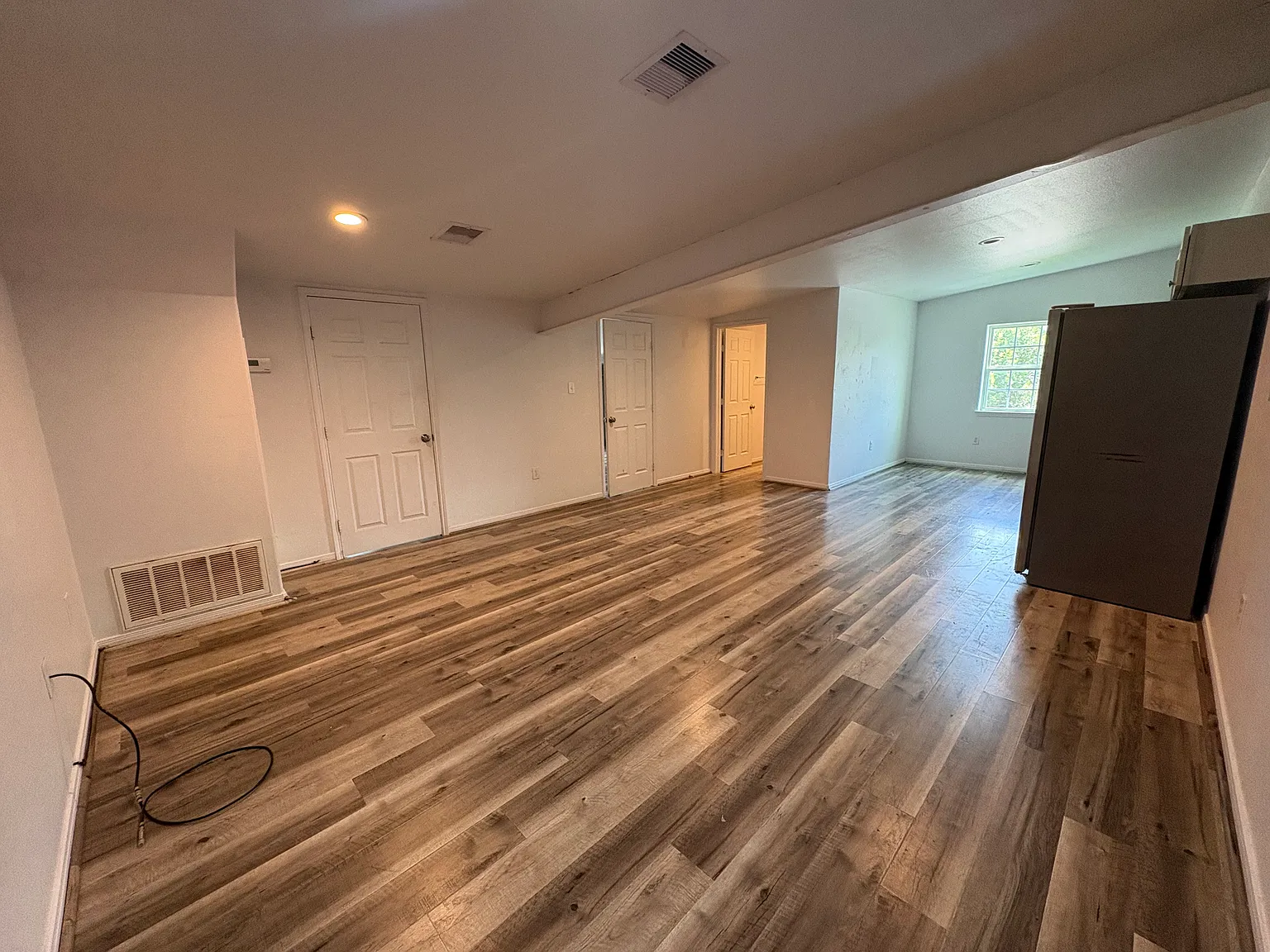 2 bed, 800 sqft, $1,300 — Photo 3