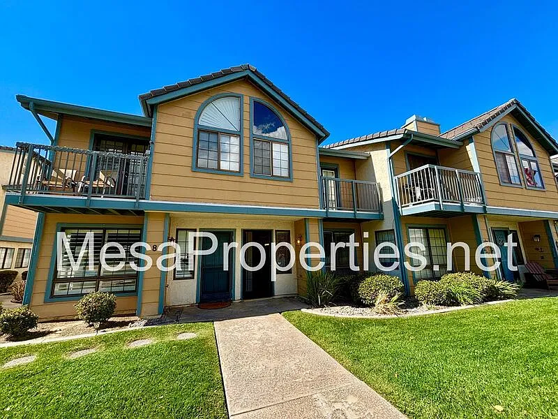 2 bed, 2.5 bath, 1416 sqft, $2,100 — Photo 2