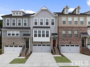 1049 Lathrop Ln, Apex, NC 27523