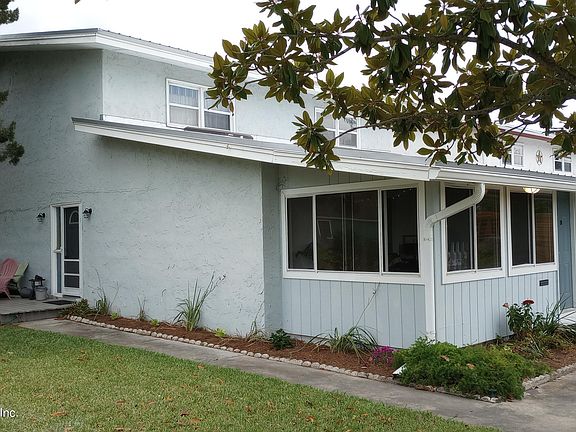 3rd image of 219 ARRICOLA Avenue