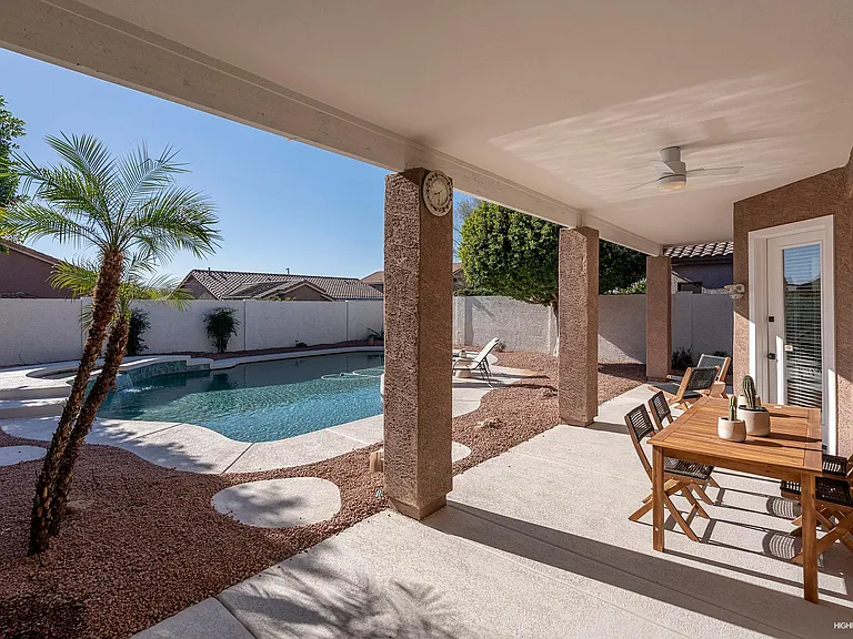 4707 E Robin Ln — Photo 16