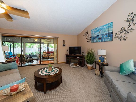 3rd image of 6164 Beechwood Dr