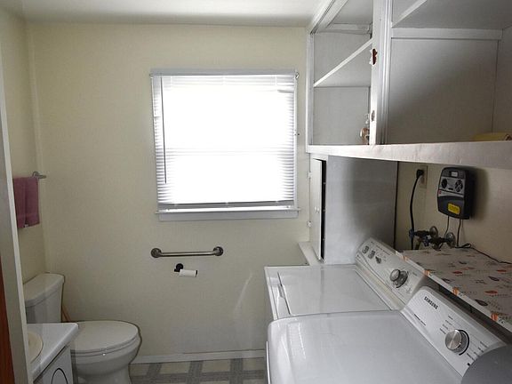 5th image of 10 Greenmeadow Lane #72